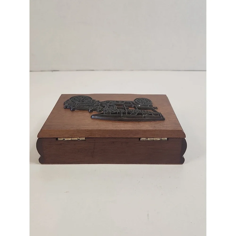 Vtg 1980s Emson Wooden Jewelry Box Classic Car Brass Emblem Valet Organizer Read